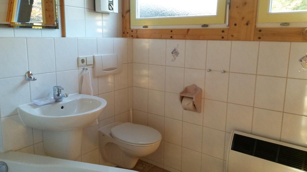 Nurdachhaus Ferienpark Schellbron Schellbronn 部屋 写真